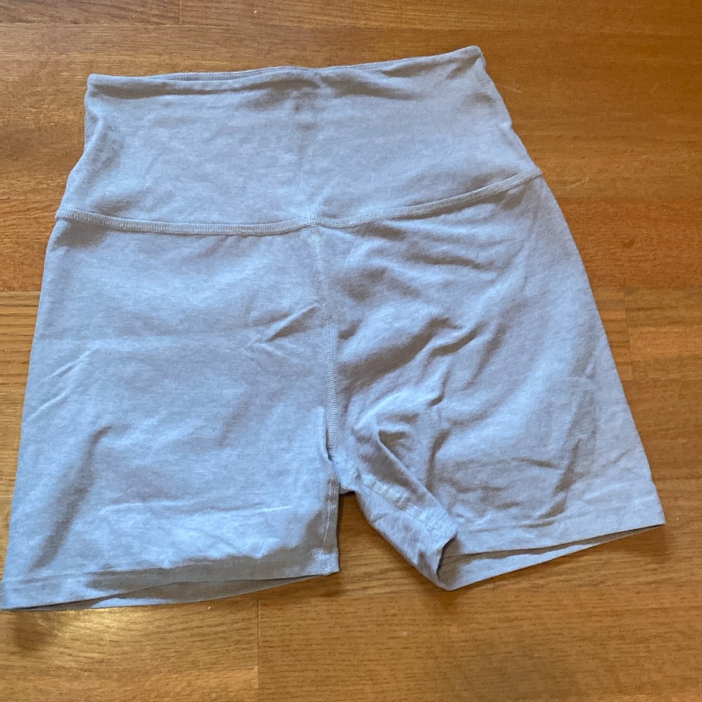 Beyond Yoga keep pace 4” bike short L
